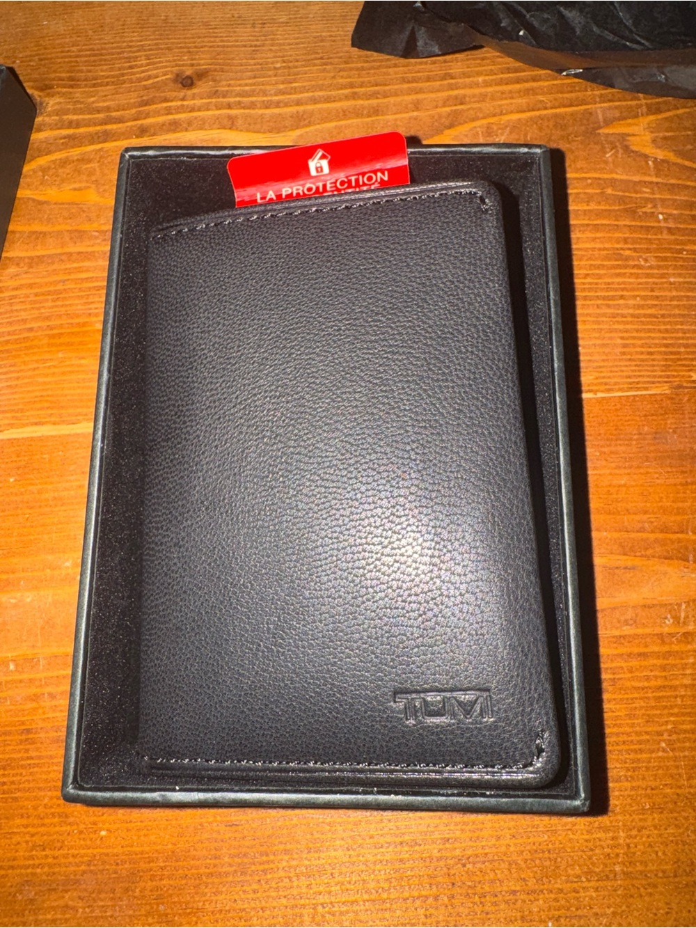 Tumi Black Pebbled Leather Travel Wallet Bifold Slim RFID New in Box